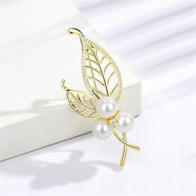 Fashion Rhinestone Pearl Leaf Brooch For Woman